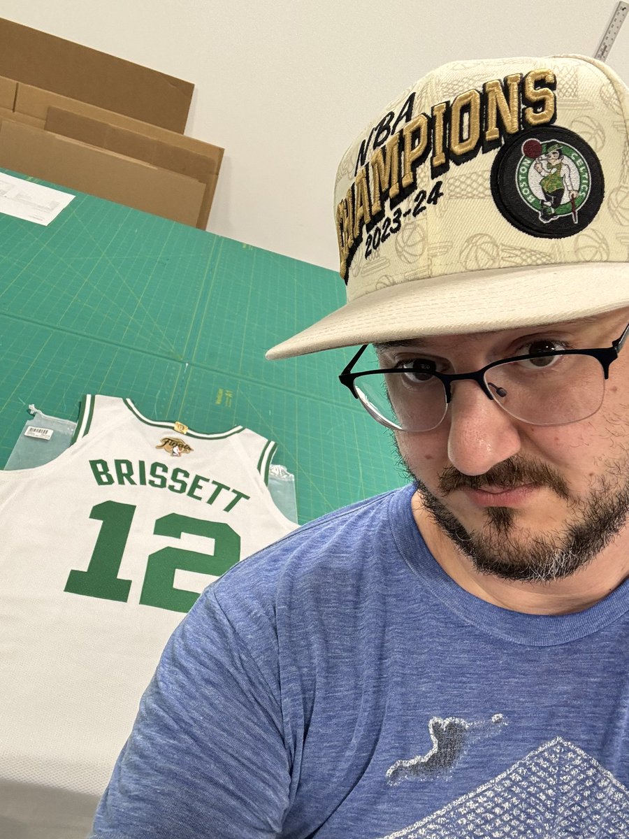 Just picked up my finals-worn <a href="/Obrissy/">Oshae Brissett</a> <a href="/celtics/">Boston Celtics</a> jersey. Can’t wait to get it signed and up in my office. <a href="/Cuse_MBB/">Syracuse Men’s Basketball</a> !
