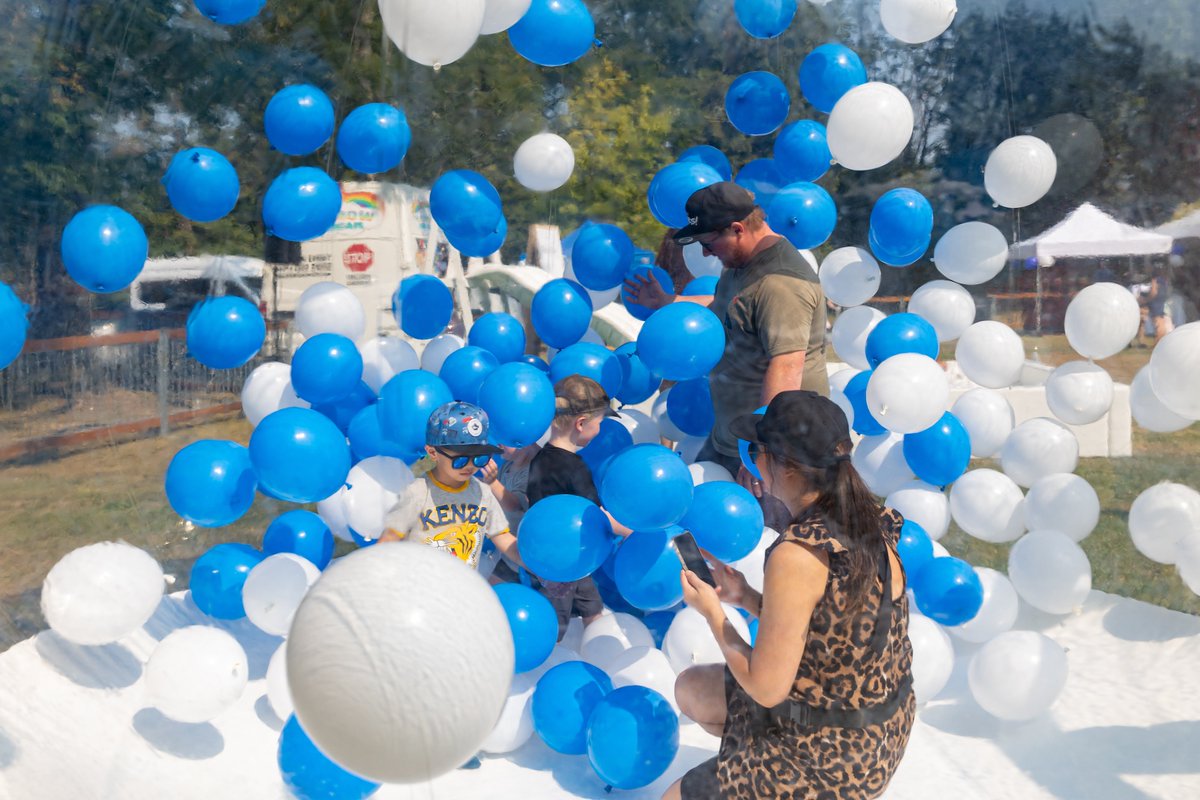 BeedieBuilt's tweet photo. This past weekend, we hosted our Beedie Family Picnic in Stanley Park - a fantastic day of great food, games for all ages, & much more.
Thank you to everyone who helped organize this yearโs picnic & to everyone who joined us in making it our largest turnout yet!
#BuiltForGood https://t.co/RfBEL8tG87