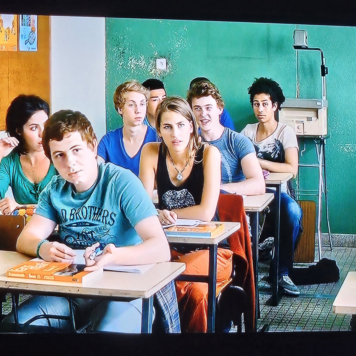 Estelle_Weasley's tweet photo. Oh Solène Hebert dans #LesProfs #DNA #DemainNousAppartient https://t.co/IW12Q6HzXs