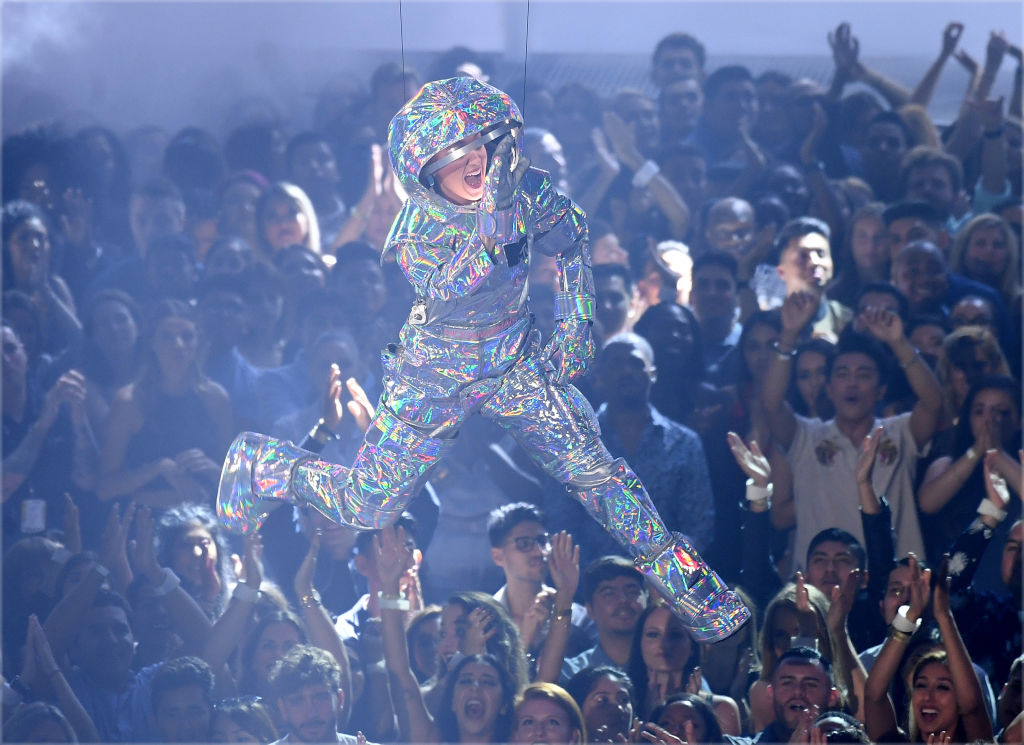 vmas's tweet photo. 🚀 @katyperry is the ✨ 2024 Video Vanguard ✨ so let's look back at some of my favorite #VMAs moments!! 🧑‍🚀🟨🎤🏀

Which one has you seeing fireworks??? https://t.co/dKcXqUHmde