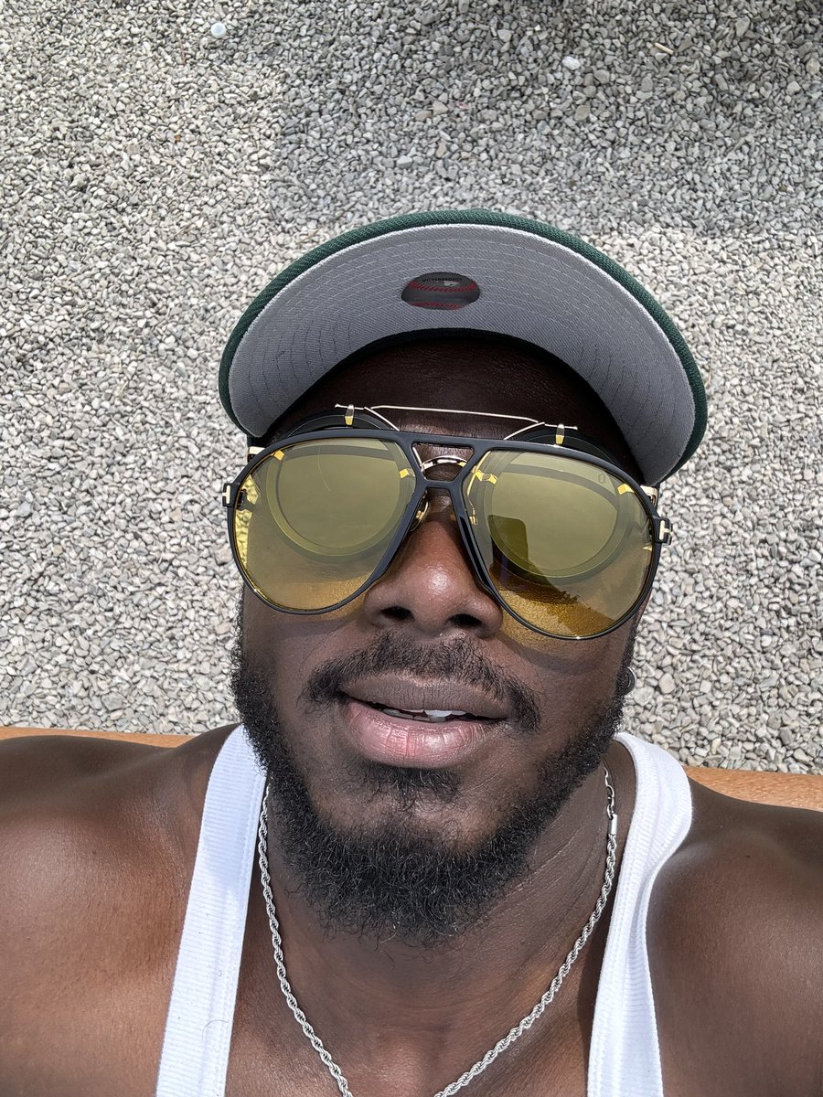 blackjuew's tweet photo. Drip. Face. Food. https://t.co/7m2UbUeg7B
