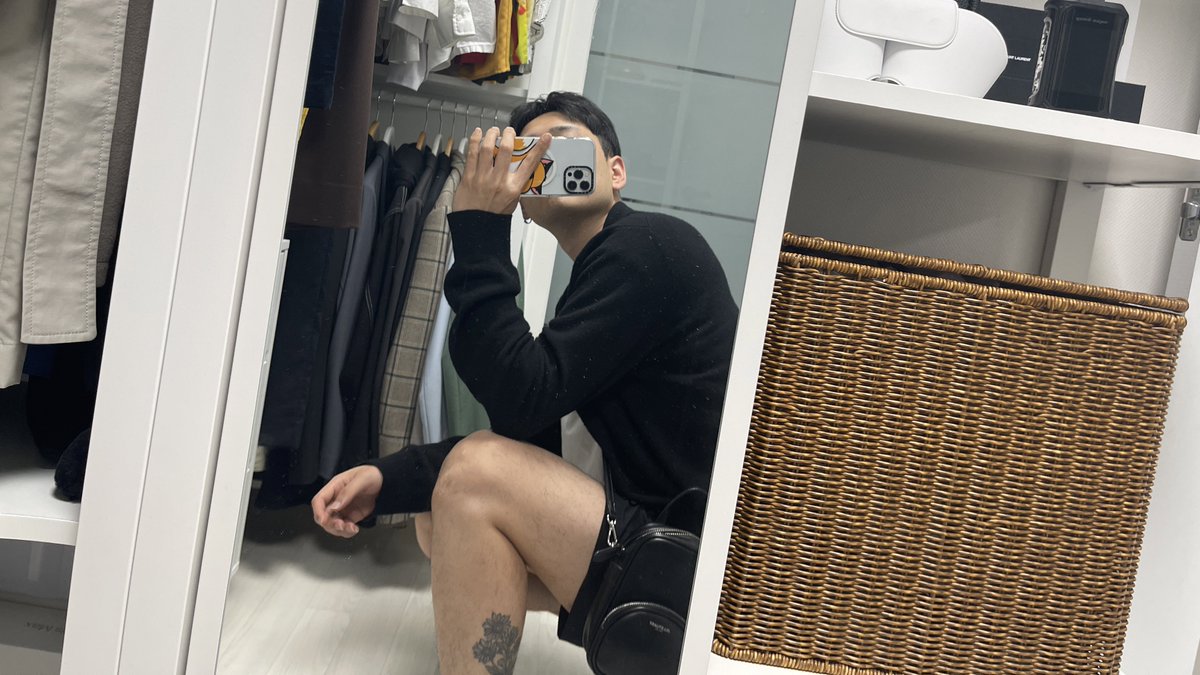 desirefoxs's tweet photo. 발 보여 주싈붠~~🤭 https://t.co/lTp4rMgDhJ