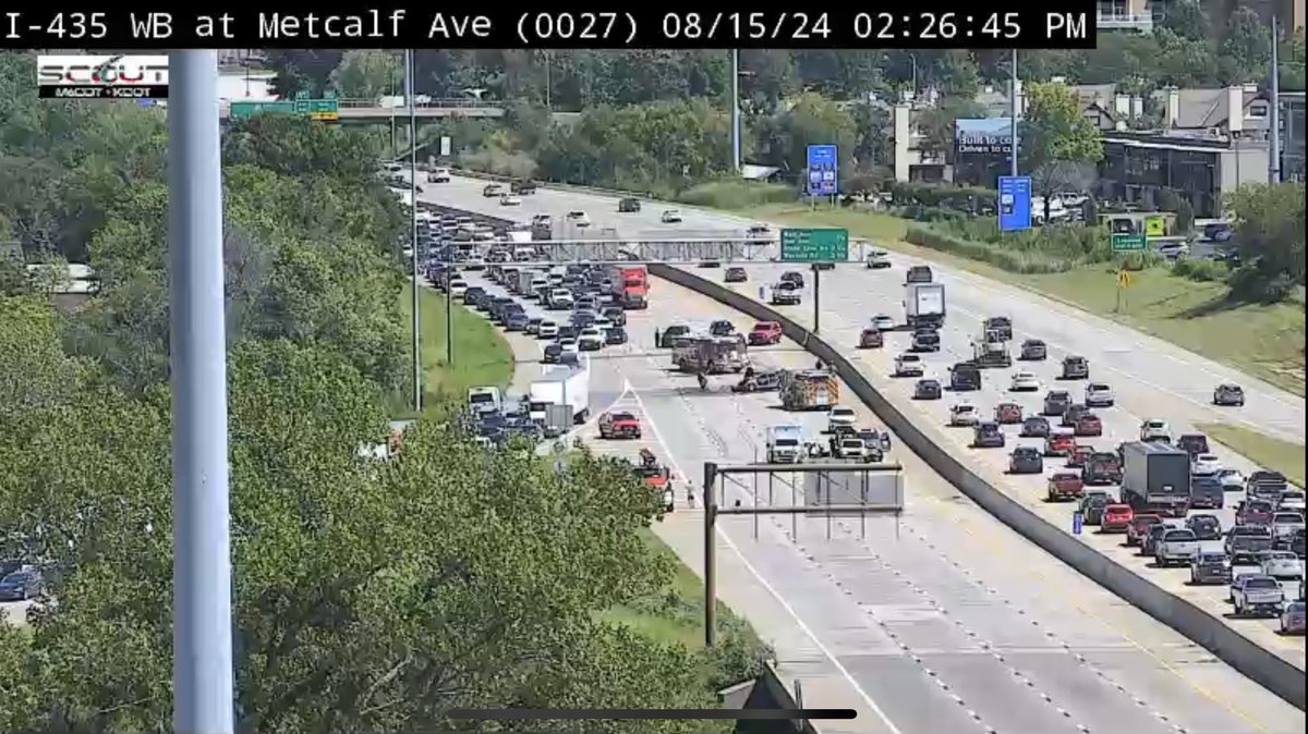 JOCOScanner's tweet image. Injury Accident: WB I-435 and Metcalf Ave
WB I-435 is CLOSED at Metcalf Ave for a single vehicle that crashed and caught fire.
OPFD: BC45,E42,RE44,S40,S44
Med-Act: BC1103,M1134,M1140
Time Out: 14:11