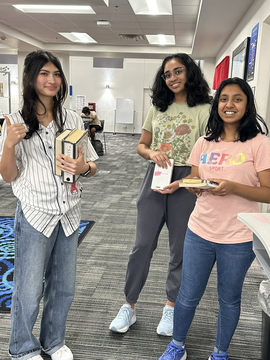 Titan Library (@titanlibrary2) on Twitter photo Our favorite question to hear in the library: “How many books can I check out?” The answer is five (and 2 e-books)! <a href="/FISD_Libraries/">Frisco ISD Libraries</a> <a href="/friscoisd/">Frisco ISD</a> <a href="/Cen10titans/">Centennial HS</a> Our favorite question to hear in the library: “How many books can I check out?” The answer is five (and 2 e-books)! <a href="/FISD_Libraries/">Frisco ISD Libraries</a> <a href="/friscoisd/">Frisco ISD</a> <a href="/Cen10titans/">Centennial HS</a>