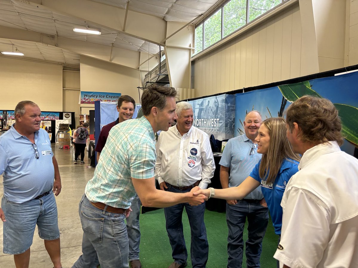 HawleyMO's tweet photo. Loved talking with ⁦@MissouriCorn⁩ farmers today at the State Fair https://t.co/AXoIsVY2be