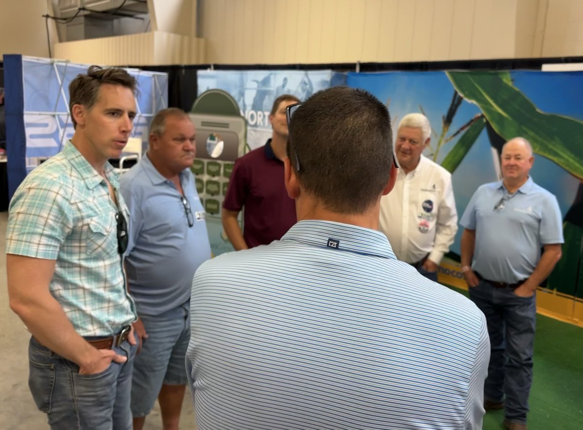 HawleyMO's tweet photo. Loved talking with ⁦@MissouriCorn⁩ farmers today at the State Fair https://t.co/AXoIsVY2be