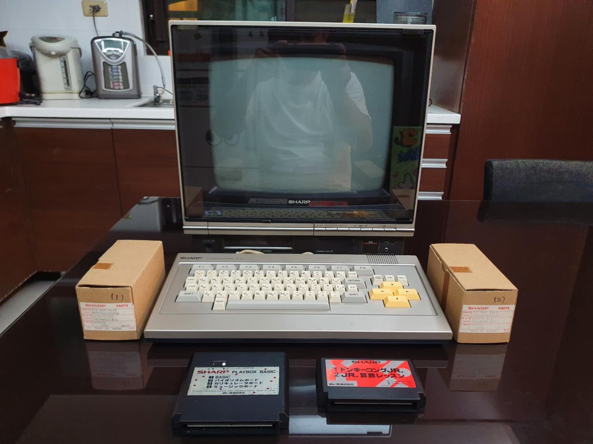 tecmo35's tweet image. ファミコンテレビC1
私の大切なコレクション
その年のディスプレイキャビネット、関連周辺機器、販促資料を保管します。