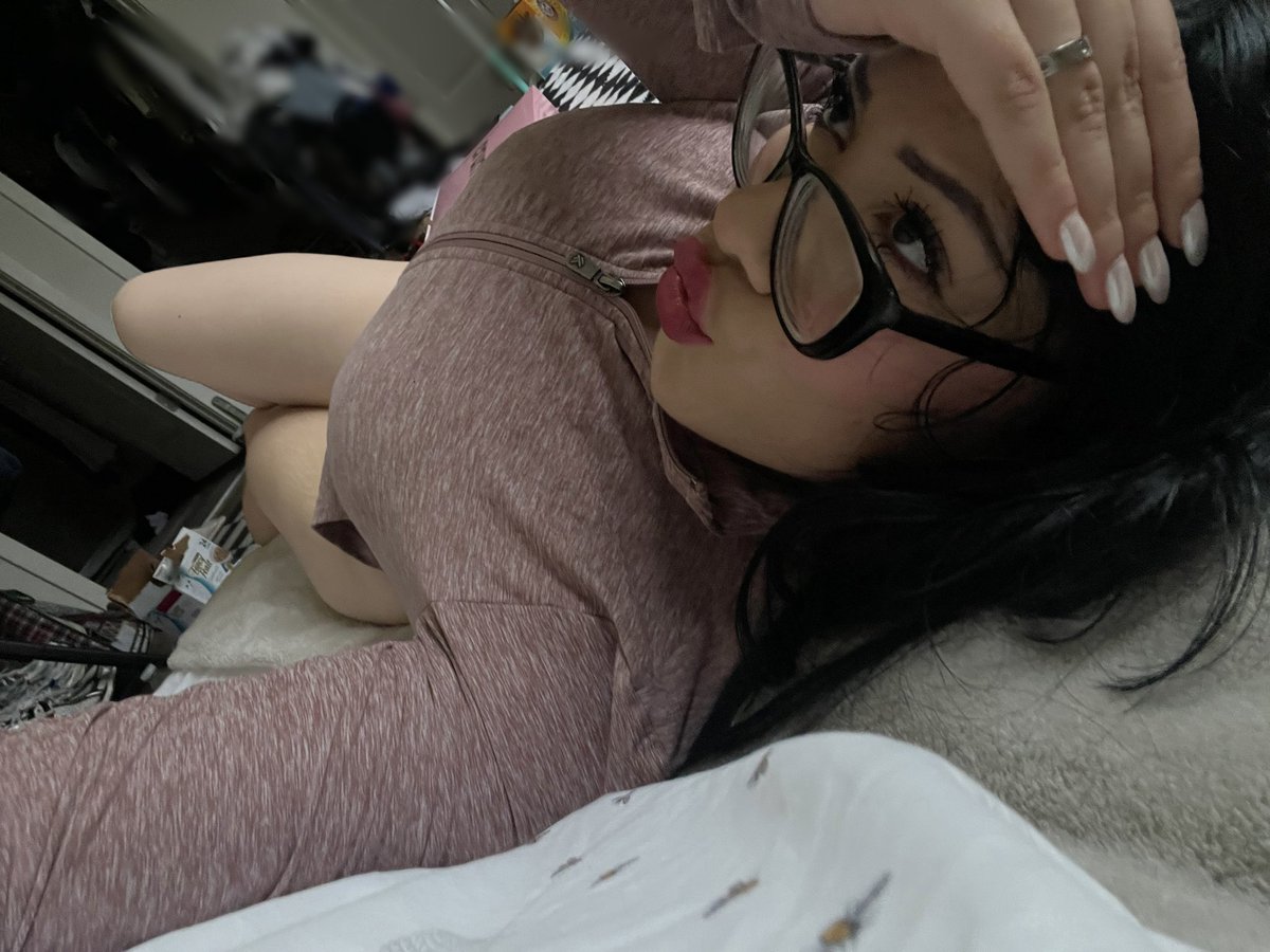 mela (@midnightnessa) on Twitter photo 