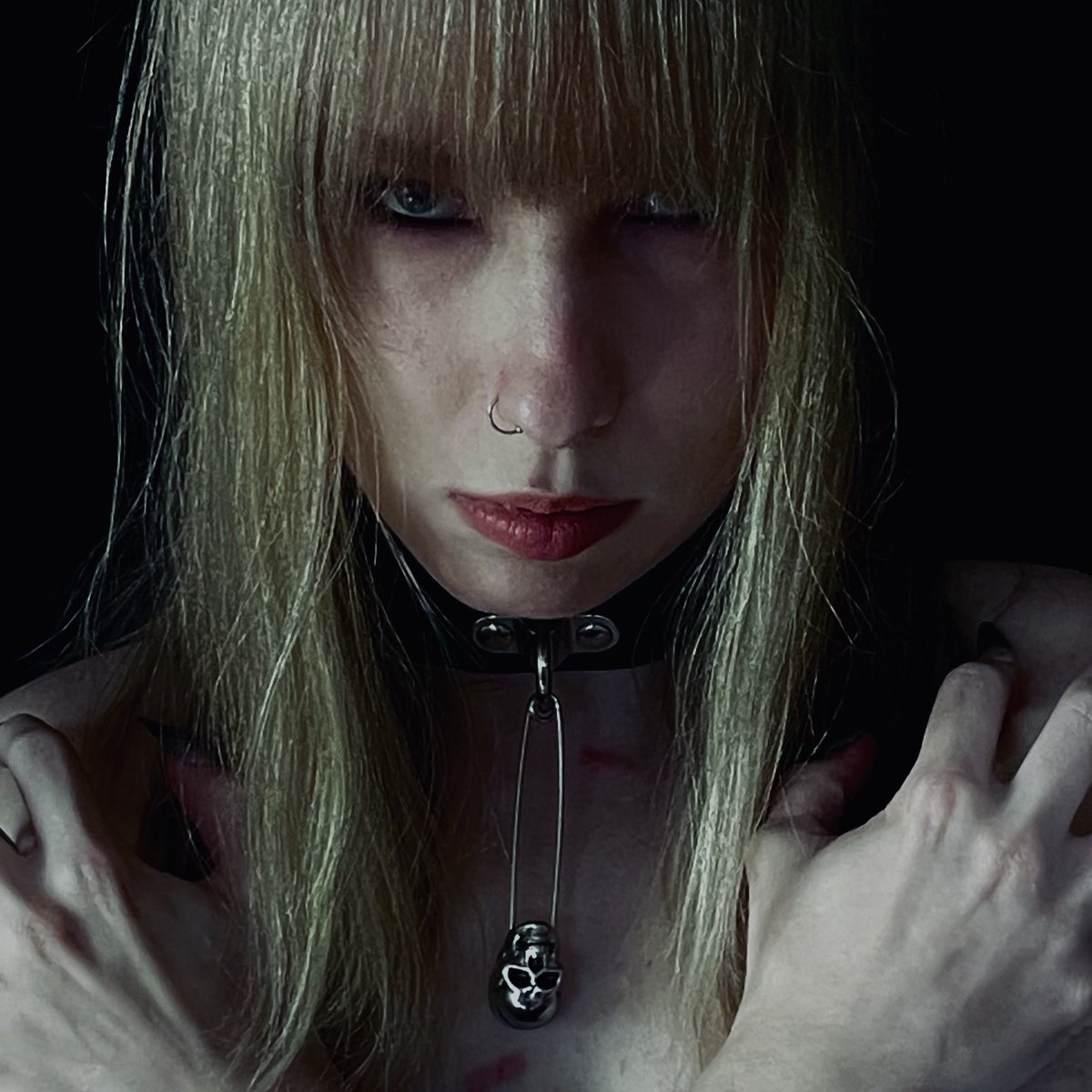 Lucy Mayhem Confronts Her Inner Demons in Powerful New EP ‘Into Hell’

"No matter how dark your brain is, there's a glimmer of light in knowing you're not alone in struggling"

famemagazine.co.uk/lucy-mayhem-co…

@LucyMayhemm