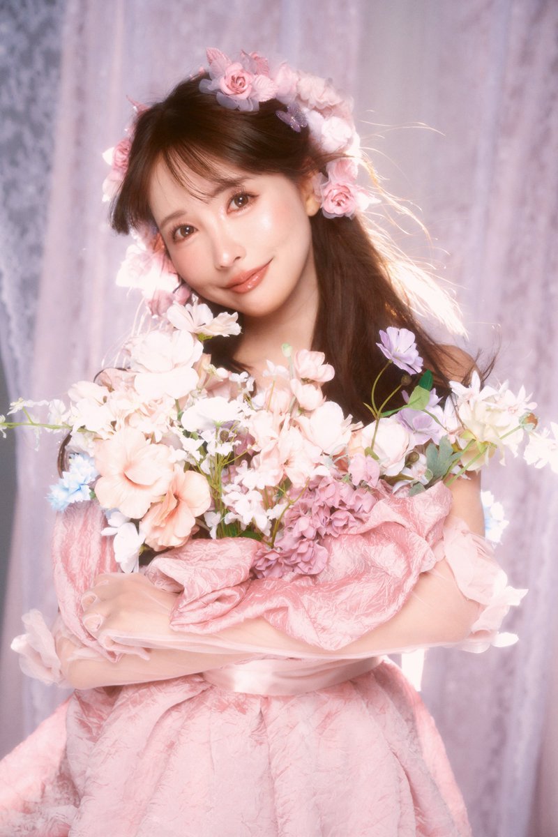 31歳の誕生日を迎えました🎂🩷

今の自分が一番好き。

ずっとそうやって言えるように
歳を重ねていきたいです🫶

いつも支えてくださるみんなのおかげで
今の私が居ます。本当にありがとう。
大好きです！！

#三上悠亜生誕祭
で呟いてくれたら
できるだけがんばっていいねしにいくね🍑 https://t.co/u4hxWQHoxP