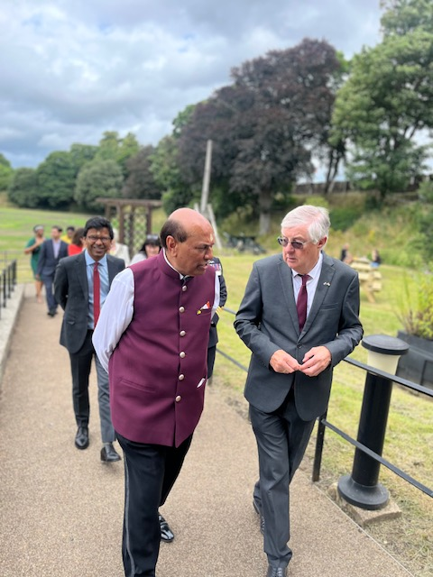 WalesinIndia's tweet photo. Happy #IndiaIndependenceDay! 

Whether you're raising the flag with us here at Cardiff Castle or elsewhere around the world, we send best wishes to everyone celebrating in Wales, in India and beyond. 

@hciwales @WGHealthandCare https://t.co/cqIw3BaJFT