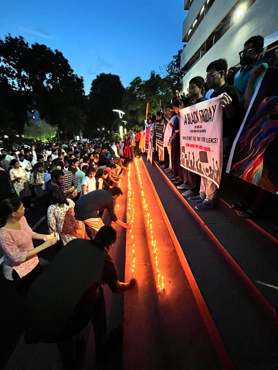 suman_jot1's tweet photo. #JusticeForMoumita #justiceformoumitadebnath  #JusticeForRGKar #BengalHoror #BENGAL_HORROR #KolkataDoctor #IndependenceDay2024 #independanceday @ARD2024PGIMER https://t.co/8J3etwbbuo