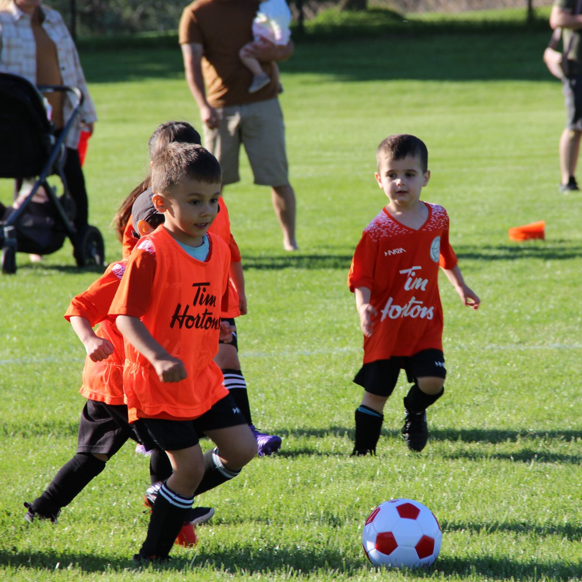 CambridgeSoccer's tweet image. Some 📸 of our young athletes learning the game ⚽

#YouthSoccer #YouthSports #GrassrootsSports #RecreationalSoccer #Cambridge #CambridgeSports #CambridgeSOccer #CYS