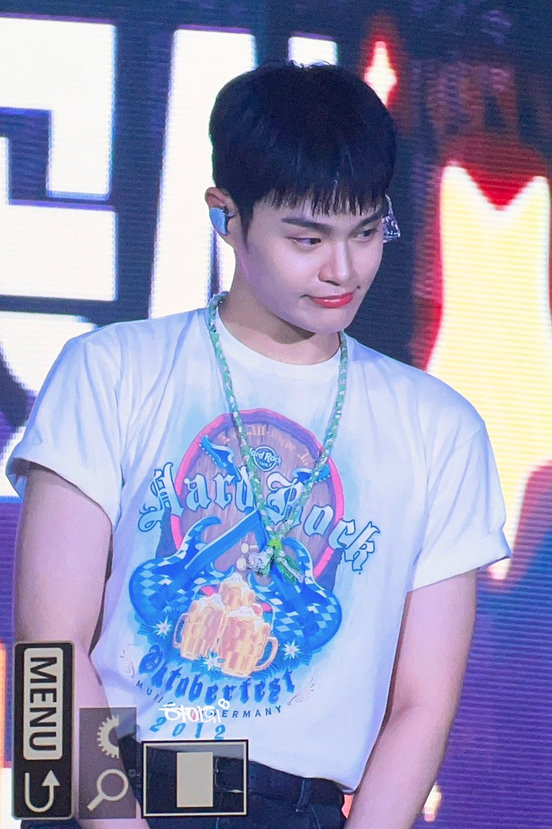 240815 #AB6IX #이대휘 #대휘 #투데휘 
머리 귀여워 ..🥹