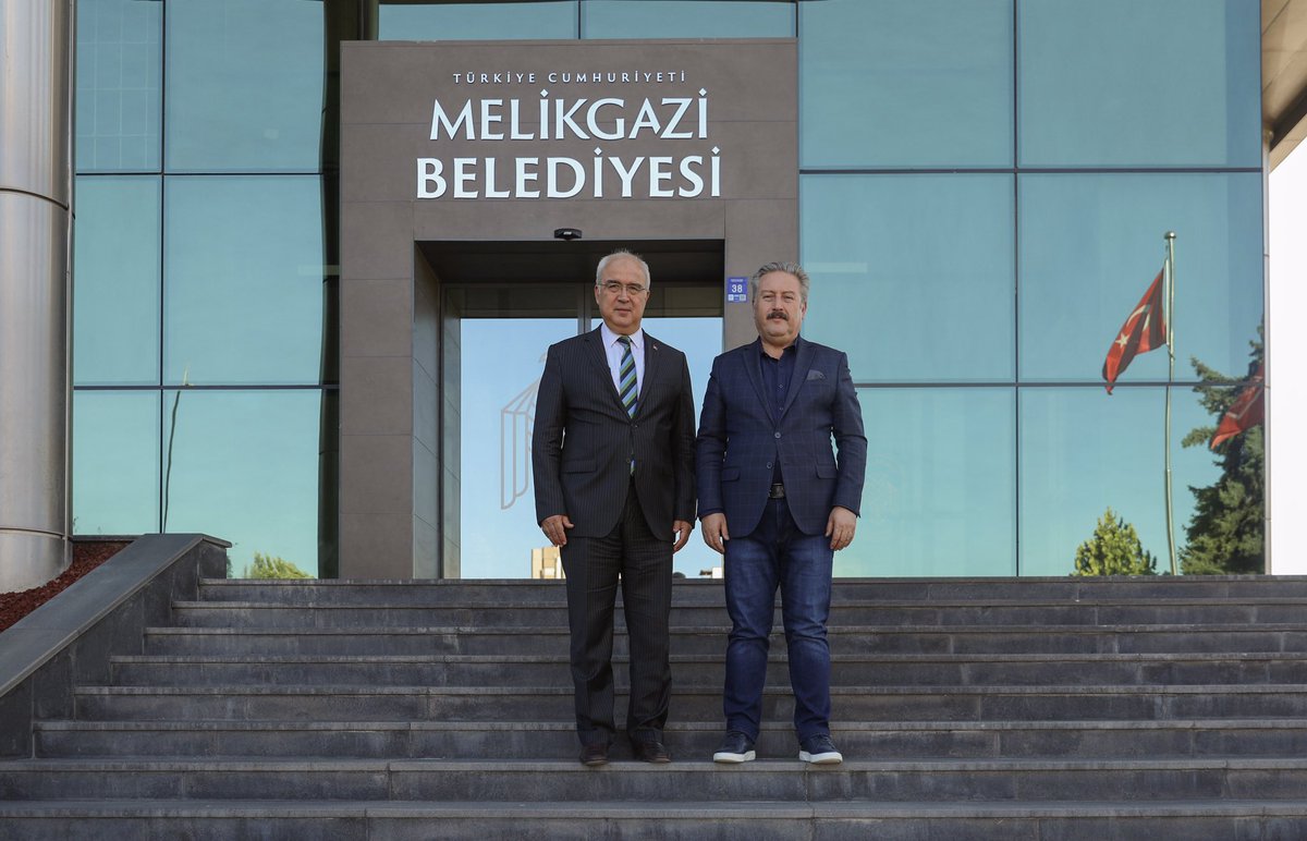DrPalancioglu's tweet photo. Melikgazi Kaymakamlığı görevine atanan Sayın Sedat Sırrı Arısoy belediyemize iadei ziyarette bulundular.

Kıymetli Kaymakamımıza nazik ziyaretleri için teşekkür eder; yeni görevlerinde başarılar dilerim. https://t.co/exB8TKDig8