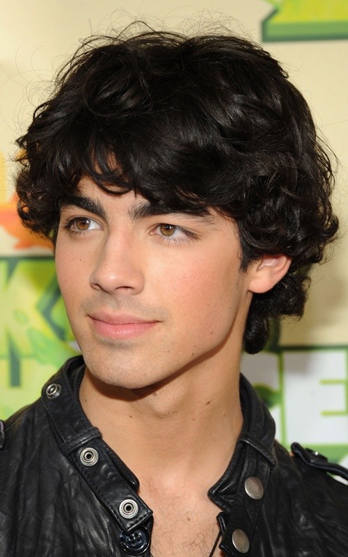 Lonelywarrior3's tweet photo. Feliz cumpleaños a Joe Jonas, DJ Danger, el patas chuecas, Mr Perfect face o el crush supremo de muchas de nosotras. https://t.co/7PEZVhLVQw