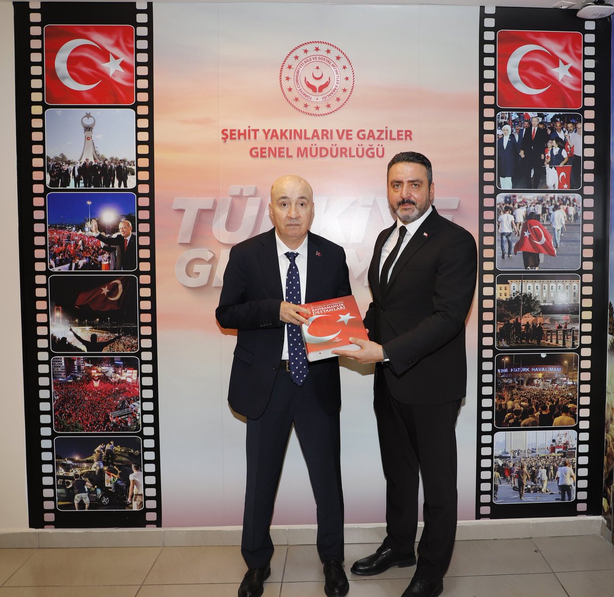 mhrmkurt's tweet photo. Cumhurbaşkanı Başdanışmanı Gazi Sayın Turgut Aslan ile Genel Müdürlüğümüzde bir araya geldik. Kendilerine kıymetli görüşleri ve istişareleri için teşekkür ederim. 
@MahinurOzdemir @tcailesosyal https://t.co/RMOKe7ZlGV