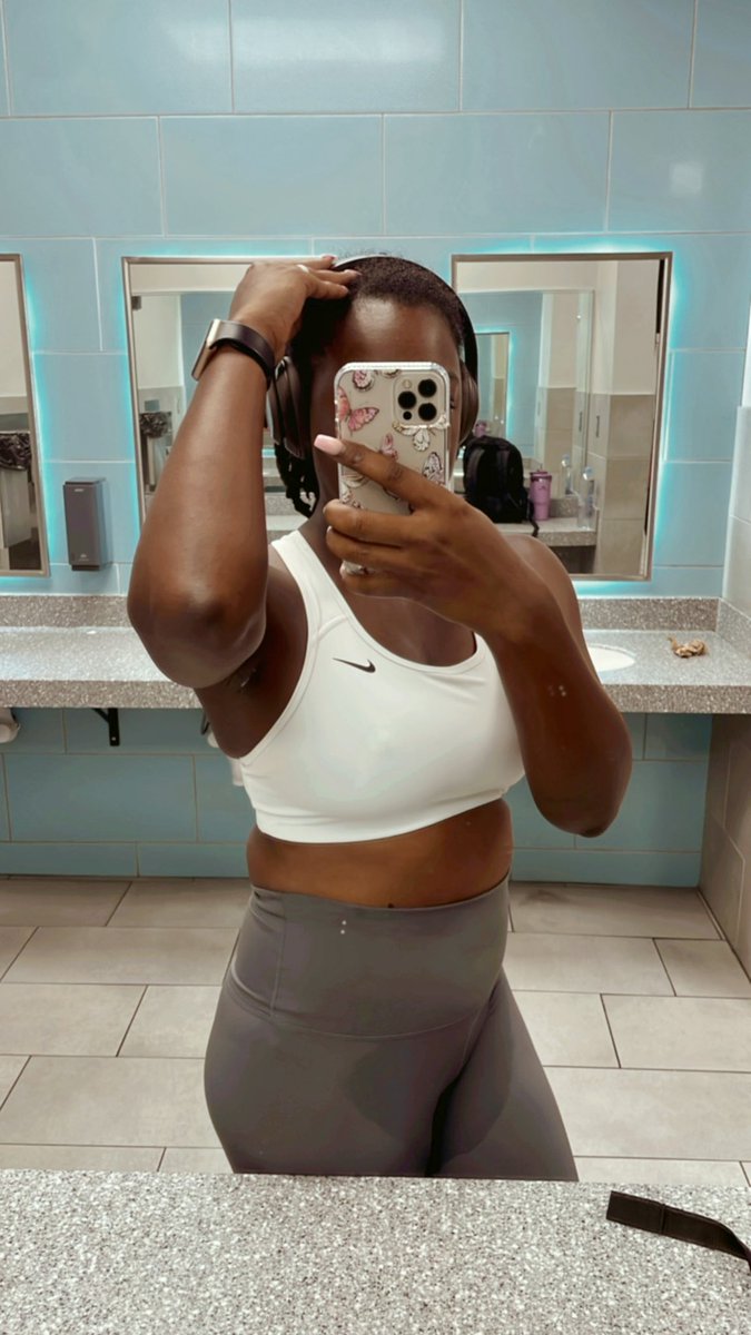 millimilmil's tweet photo. Straight out the gym! https://t.co/l1dsrugDE0