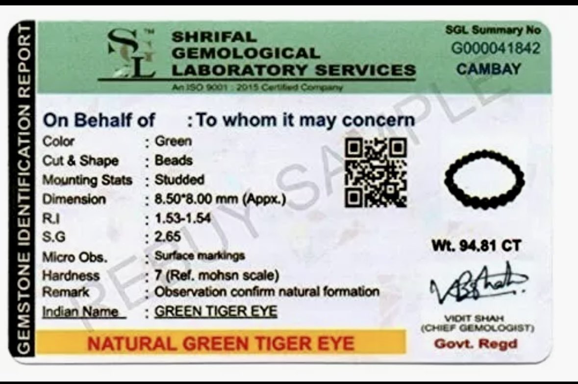 MoonChild_W333's tweet photo. #CrystalShowAndTell today is
#GreenTigersEye it's extremely rare to find it in nature it's usually dyed this is the real deal my friends with a gemologist certification tip if u have one scratch it if it leaves a stain it's fake @Cosmic_Mystery@ @aaronmread
@SnowInTheAir @MrH1987 https://t.co/DhHhJDdxMh