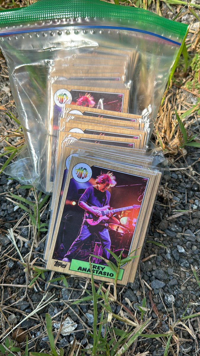 BengalsCustoms's tweet photo. Day one Topps 1987 “drop” one now! 

I have 25 with me. I just got in the Full Monde entrance line. I’m in a reds hat along the fence come find me. 

One per person please. Will reply when gone. I’ll have more later and more throughout the weekend. https://t.co/PYJLx4cngw