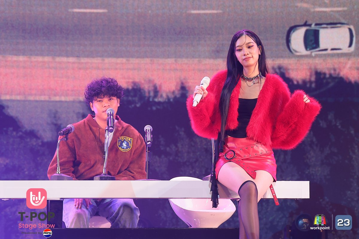 StageTpop's tweet photo. TpopStageShowpresentedbyPEPSI
#TpopStageShowpresentedbyPEPSIweek33 / 2024
✅ Praesun Feat. pY-1
🎤 ความรักหน้าตาเป็นไง (you)
#pY1 #Praesun #ความรักหน้าตาเป็นไง
ทุกวันพฤหัสบดี เวลา 21.30 น. ทางช่องเวิร์คพอยท์ 23
#Workpoint23 #Workpoint
📲 ดาวน์โหลด T-POP Application
iOS : https://t.co/1J4k9Ts6BO
Android : https://t.co/GcDdInHQ1N