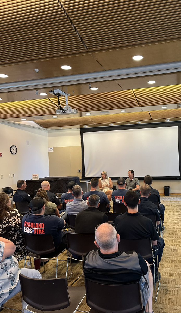 We loved sharing our time and story with the Richland Fire Department. It was a great conversation about sacrifice, perseverance and servant leadership. Thank you for having us! ❤️🇺🇸 #HopeUnseen #TeamSmiley