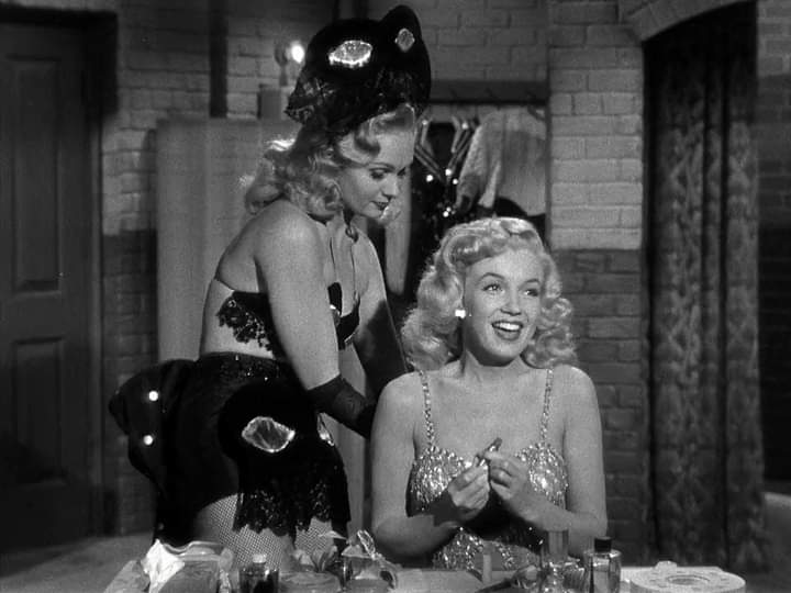 _MoviePoster's tweet photo. Adele Jergens and Marilyn Monroe in Ladies of the Chorus (1948).
#ClassicThrowback #MovieFrames https://t.co/ObqG0lbP1h