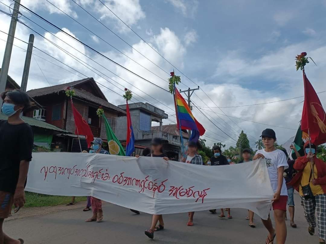 Kaungkhant004's tweet photo. Led by Dawei Democracy Movement Strike Committee in Laung Lone Township, Dawei District, local women and youth joined together to hold a public strike against the military dictatorship.
#2024Aug15Coup
#LegalizationOfNUG
#WhatsHappeningInMyanmar https://t.co/lucQeplR3f