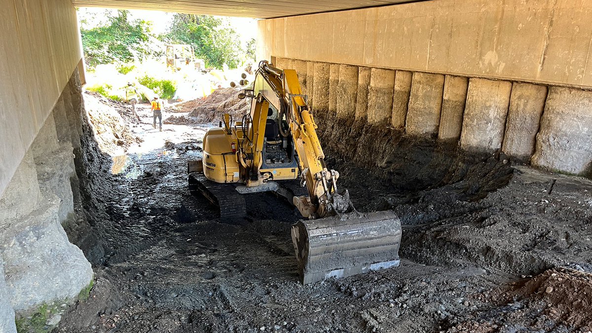 wsdot's tweet photo. For us, roadblocks are inconvenient. For fish, it can be deadly. We’re replacing too-small culverts under state roads to give fish better routes through the water. We’re making progress, but our court-directed work is just 1 piece of the puzzle.
Read more: https://t.co/YO4YNLYqFi https://t.co/Dtv73RUztX