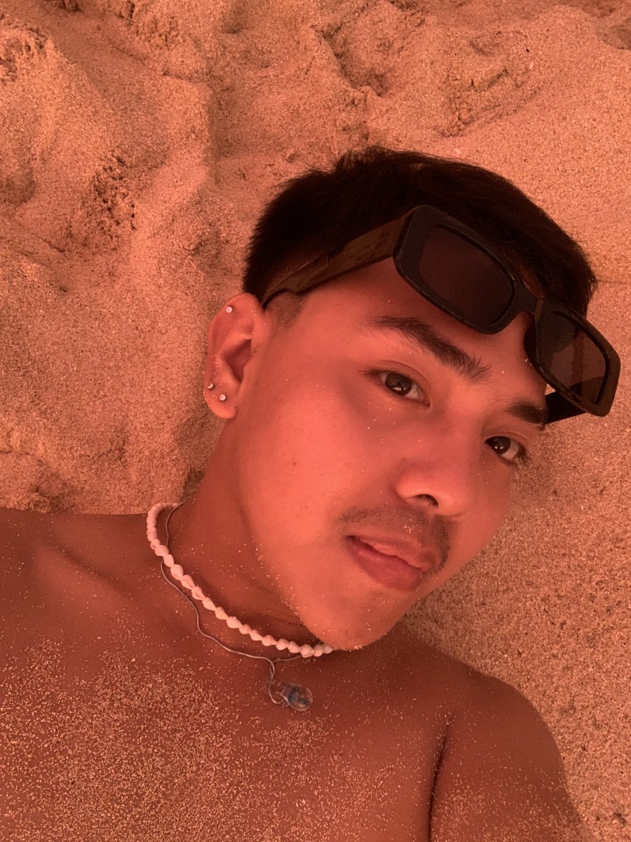 mr_mustache14's tweet photo. I’m a BEACH https://t.co/3y8T1p3588
