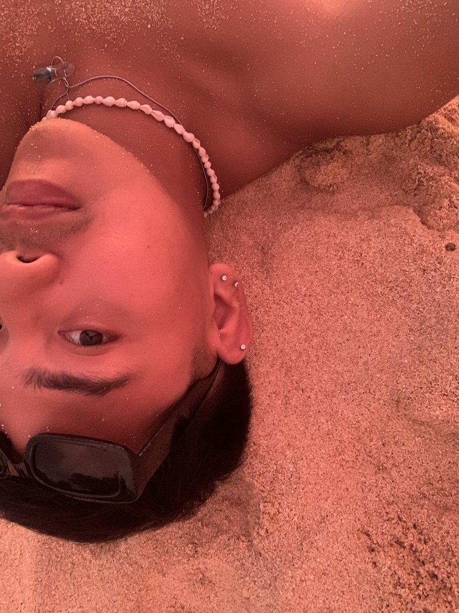 mr_mustache14's tweet photo. I’m a BEACH https://t.co/3y8T1p3588