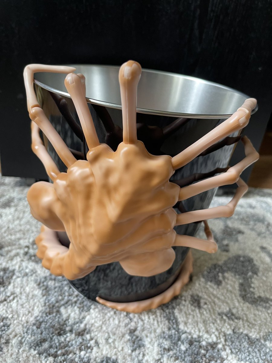 dexter_art's tweet photo. Can’t wait for tonight!!! #alienromulus2024 #AlienRomulus #AMCTheatres #popcornbucket @aliensexpanded @AlienAnthology @PrometheusFilms https://t.co/prceyp6YNr