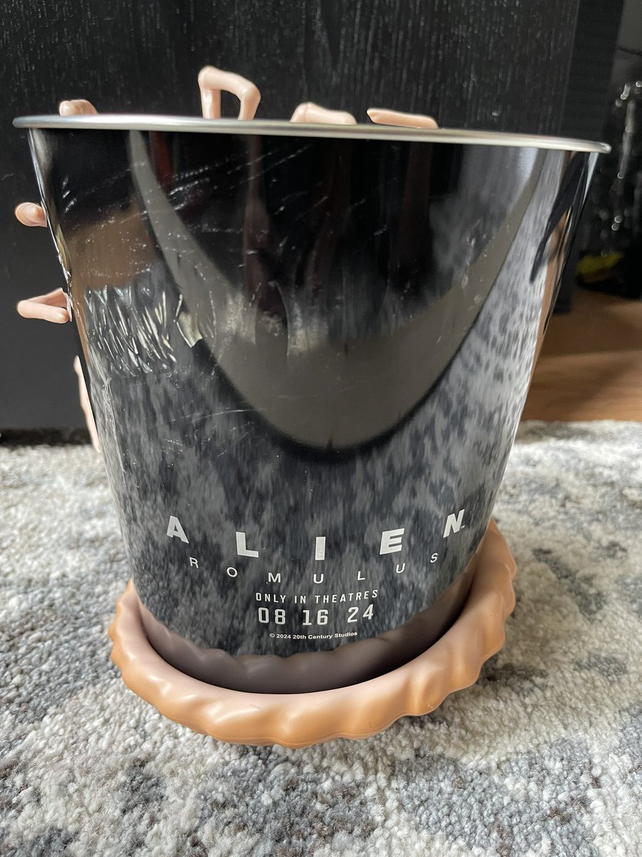 dexter_art's tweet photo. Can’t wait for tonight!!! #alienromulus2024 #AlienRomulus #AMCTheatres #popcornbucket @aliensexpanded @AlienAnthology @PrometheusFilms https://t.co/prceyp6YNr
