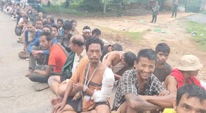 Aug 15/AEN

In Shan State, Lashio city, MNDAA released 296 wounded prisoners of war after the battle at the Northeast Military Command base. The 296 prisoners of war were soldiers of the SAC who surrendered after MNDAA attacked, captured the North East Regional Military Command.