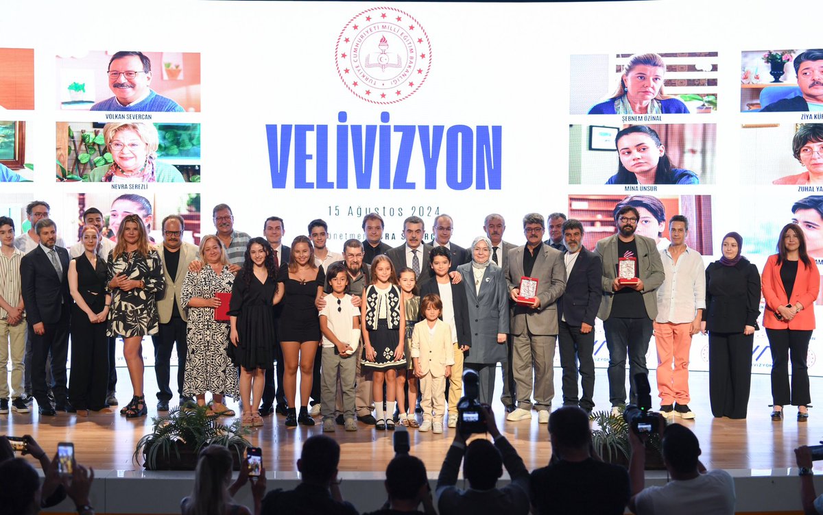 mebhbogm's tweet photo. Bakanımız Sayın Yusuf Tekin “Velivizyon" Platformu Tanıtım Toplantısına Katıldı. 
Projeyle; eğitimin önemli paydaşlarından biri olan velilerin okulla iş birliğinin artırılması ve bilinçlendirilmesi; ideal bir “okul-veli-çocuk” iş birliğinin sağlanması hedeflenmektedir.
📍Ankara

#HayatBoyuYanınızdayız

@tcmeb 
@Yusuf__Tekin
@CelileErenOKTEN
@cengizmete