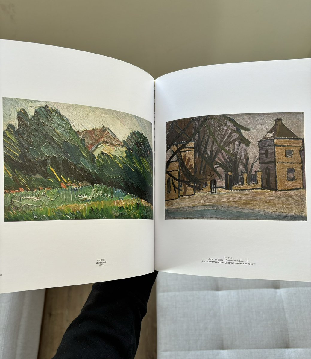 sfeatherart's tweet photo. Added a beautiful new book to my collection ☺️📚 a catalogue from a past exhibition of work by Kurt Schwitters at the Museu Oscar Niemeyer, Curitiba, Brazil #artbook #livrosdearte #kurtschwitters https://t.co/HqVvxdWLW0