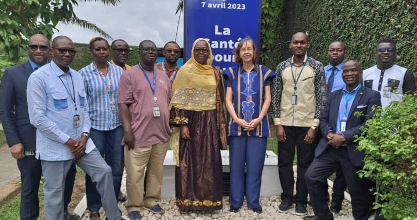 OmsCotedivoire's tweet photo. Coopération @AmbCanCI @OmsCotedivoire - Avant son départ définitif,  @NicoleGesnot, félicite l'OMS pour son excellent leadership en tant que chef de file des PTF santé. Elle est venue temoigner de l'excellence de la coopération entre l'OMS et le Canada.  @ONU_CIV @WHOAFRO https://t.co/nkta60ekvU