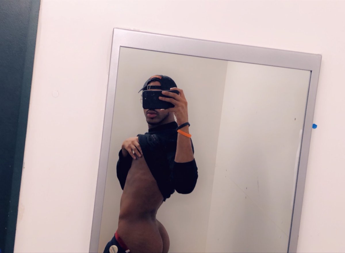 jvstjericho's tweet photo. Need a shopping partner 🥺 https://t.co/enKZ117K4n