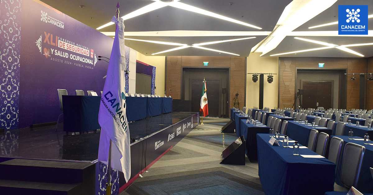 Canacem_Mx's tweet photo. Estamos listos para nuestra segunda jornada del #CongresoXLI de #Seguridad y #SaludOcupacional.
#OrgulloCANACEM #CongresoCANACEM https://t.co/hruh1Rj8UI