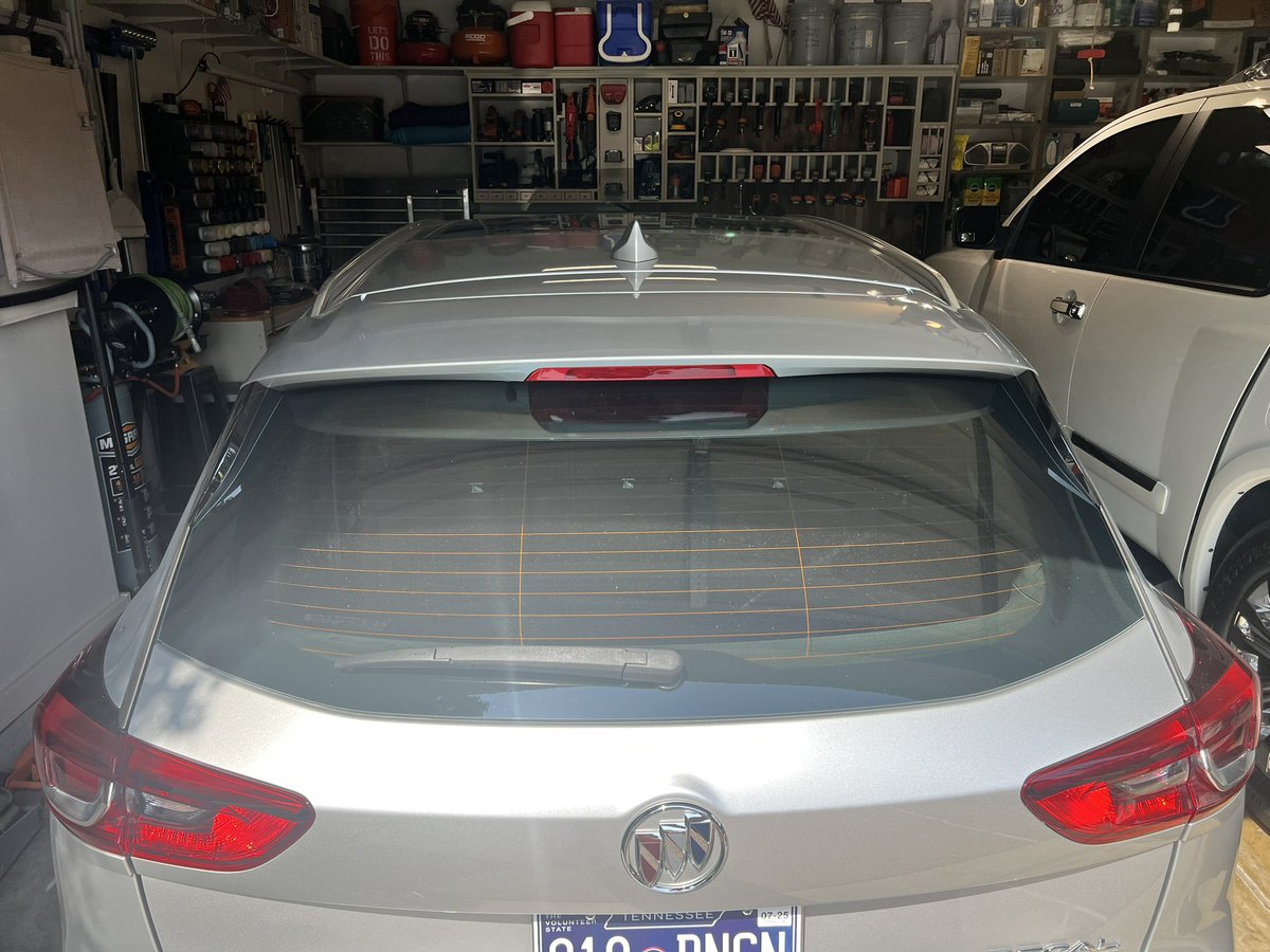 ThatSpectacle's tweet photo. Very nice 👌🏼 
In my friend’s garage 

#regal #tourX #wagon https://t.co/HtMsJdfbVy