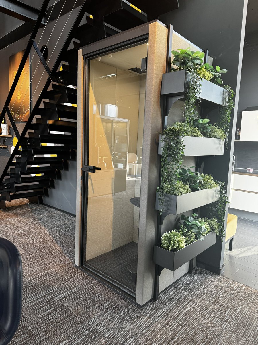 Meubelmakelaar's tweet photo. #Belcel #belhokje #phonebooth #concentratieruimte
#vergaderbox
#plantenopkantoor
Focusruimte
videobel ruimte
😀Vanaf €2800,- 😀
https://t.co/hiBXBd2s5U 

Showroom en advies op locatie!

Gratis levering https://t.co/B5Whs5AUAj