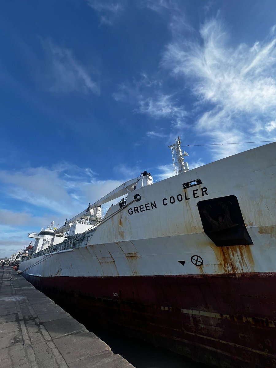 TC2mdp's tweet photo. Buque frigorífico #GreenCooler ya amarrado en muelle de ultramar. https://t.co/1Jv4ld3mex