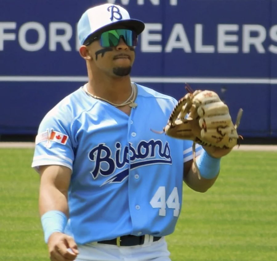 HERDchronicles's tweet photo. I spoke with Jonatan Clase for the newest installment of Conversations with the Herd. He talked about playing in last year’s Futures Game, becoming the first 20 HR/70 SB player in MiLB in decades, the trade that brought him to the #BlueJays, and much more: https://t.co/lJPpgxjbuJ https://t.co/vZex1ZI9Jk