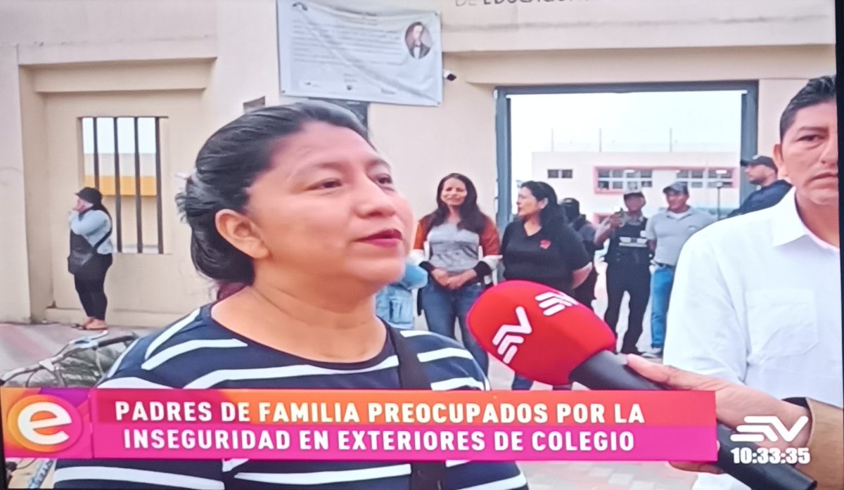 EcuamiVoz's tweet photo. En #Ecuador la inseguridad cada vez es más insostenible. El presidente @DanielNoboaOk asegura que es mentira, que es gente mal intensionada que buscan dañar "Su Gobierno" por otra parte, se aprobó el uso de armas en ecuador. Legalización del crimen? @ONU_es https://t.co/FcqEN3KzeG