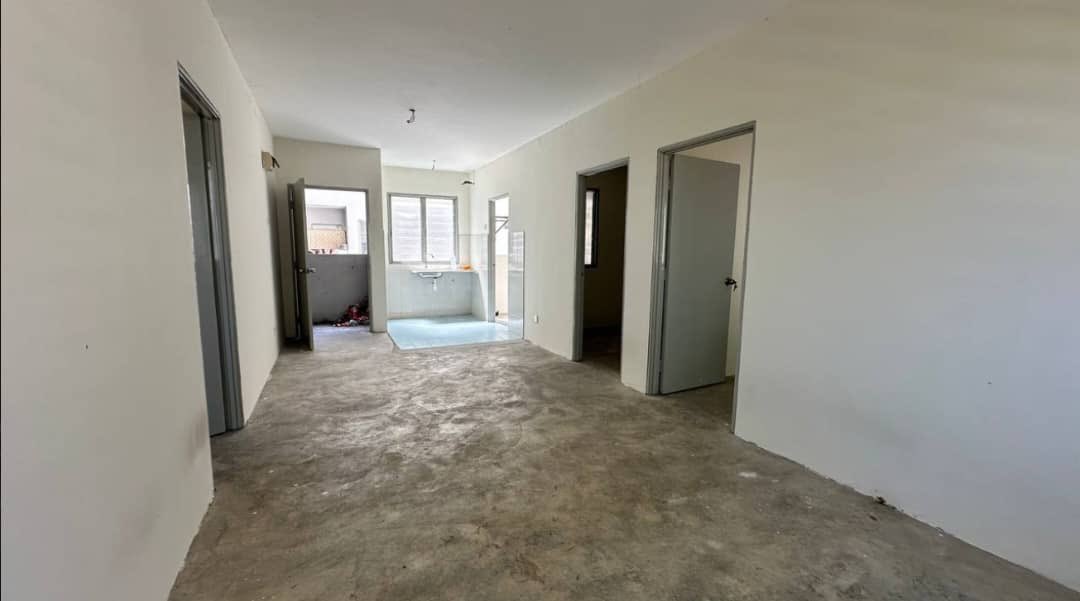PEA4054's tweet photo. Wey Korang kalau first home buyer. 

Ada duit lebih beli lah rumah ni. 

Dah paling murah di Selangor

Rumah refurbish ada strata ada cc 

Harga RM70k je.

Bantu RT untuk rezeki aku.

Tapi itulah…….. https://t.co/JaisJ0MZjt