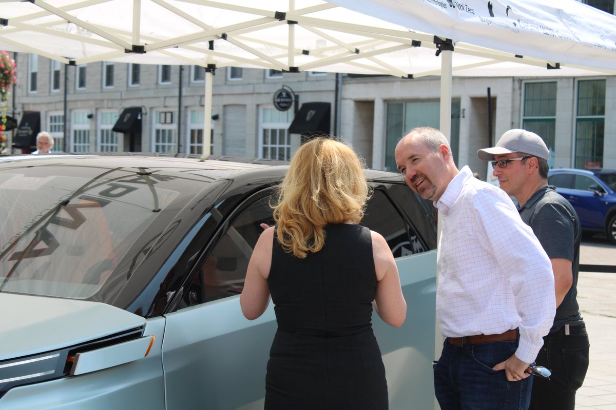 It was amazing to see the Project Arrow showcase yesterday! 🚗💨

Canada's first all-Canadian, zero-emission concept vehicle! I am so proud to see our city being a leader in the EV world. Congratulations to all involved!

Learn more at shorturl.at/4UNoa