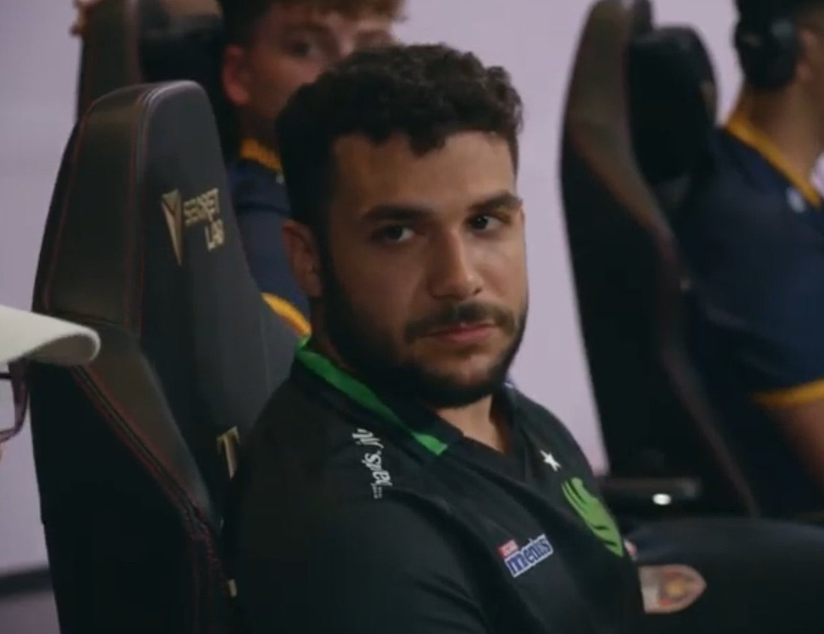 الله يوفقهم يارب دعواتكم 💚💚💚💚