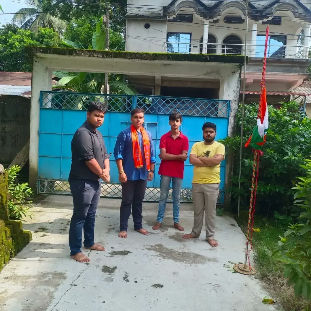ABVPAPD's tweet photo. আজ ABVP আলিপুরদুয়ার জেলার আলিপুরদুয়ার নগরে পতাকা উত্তোলন ও শহীদদের প্রতি শ্রদ্ধাঞ্জলি অর্পণ করা হলো। 

 #ABVPUttarBanga https://t.co/Q8i7l381Hf
