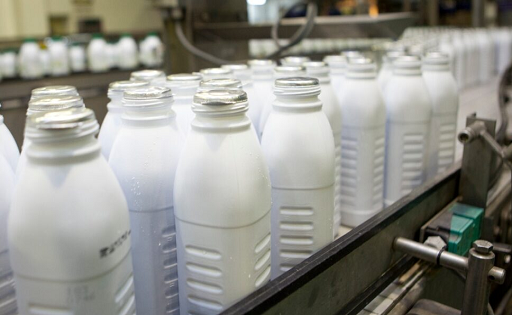 eDairyNewsEs's tweet photo. 🚨 #Mastellone Introduce Nuevo Criterio para la Determinación de #Precios en la #IndustriaLáctea
"La empresa busca revalorizar atributos clave y ofrecer mayor previsibilidad a los #productores mediante un nuevo método."
📲 Lee la nota completa en EDN: https://t.co/ZE83ZLxExh https://t.co/dQsoCzB8ES