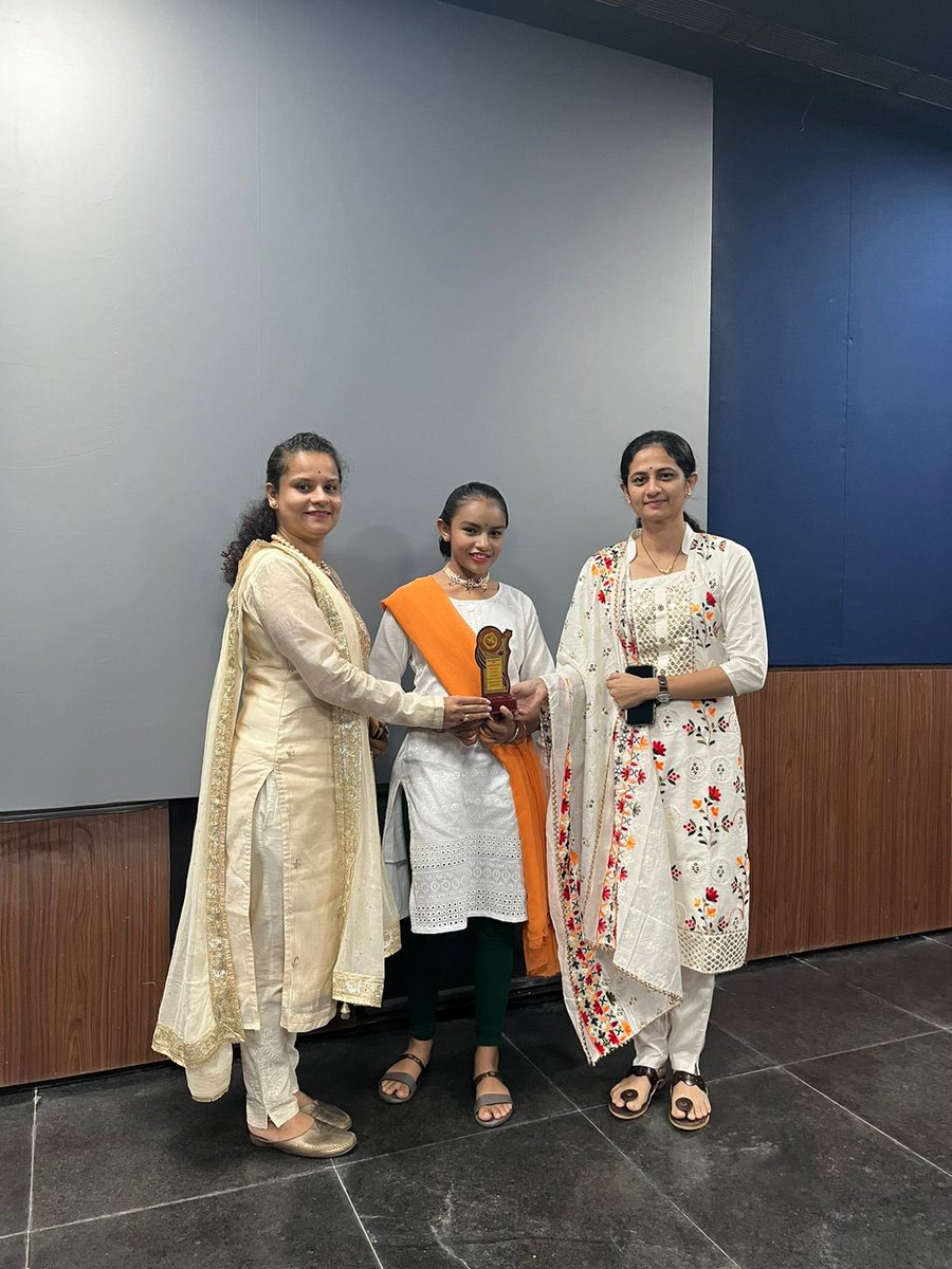 RscBhuj's tweet photo. Celebrated #IndependenceDay2024 Day with a fantastic solo dance and fancy dress competition! Thank you to all the participants for their amazing performances and creativity. Your energy and spirit truly brought the day to life! #DanceCompetition https://t.co/VWAUHOrfkE
